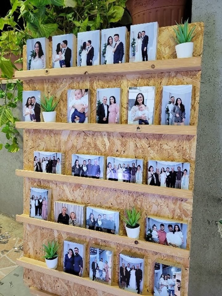 קיר המגנטים של גבריאל אזולאי